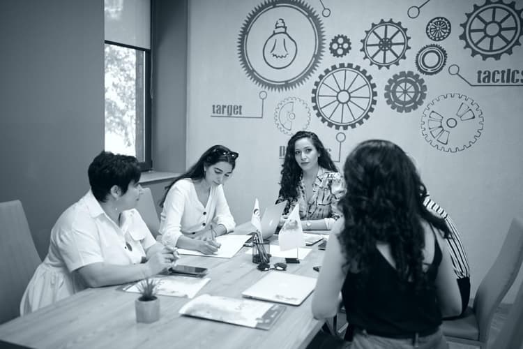 A Virtual Safe Space for Women